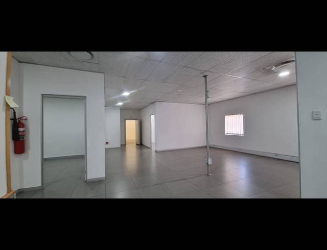 202M² OFFICE TO LET IN GLENWOOD